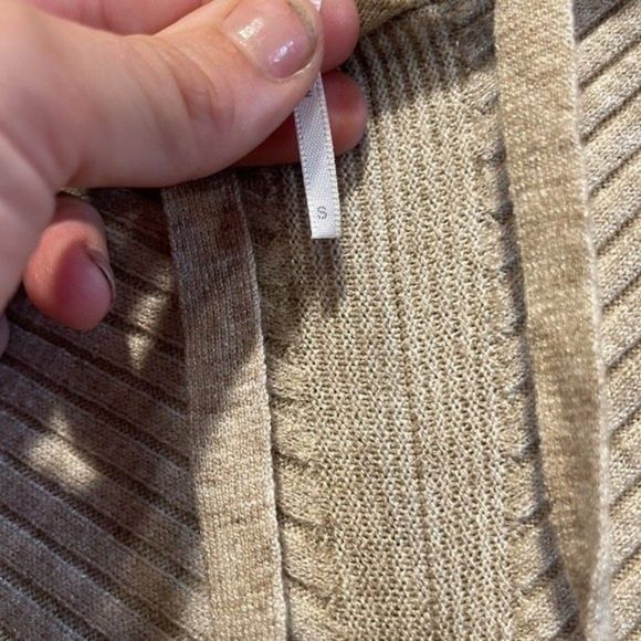 Stitchdrop long sleeve hooded robbed sweater - Picture 3 of 4